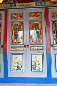 A door to an old house in rural Taiwan