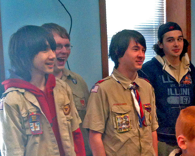 Scouts turn in the food for the food drive