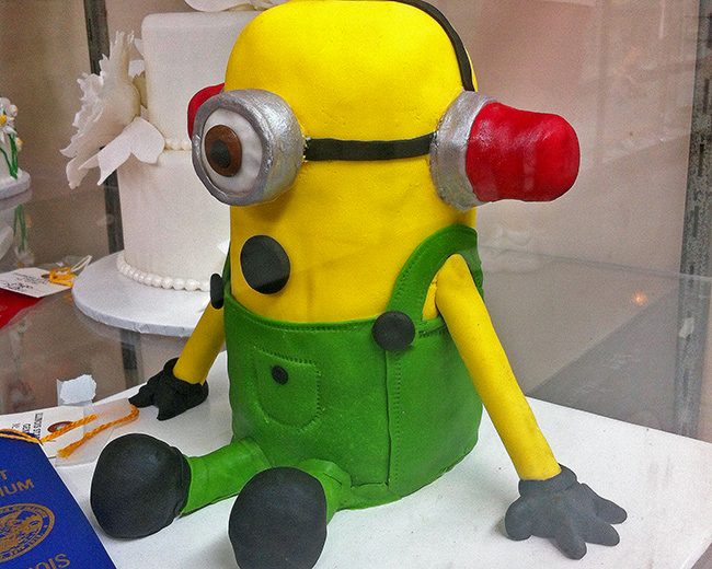 Minion cake